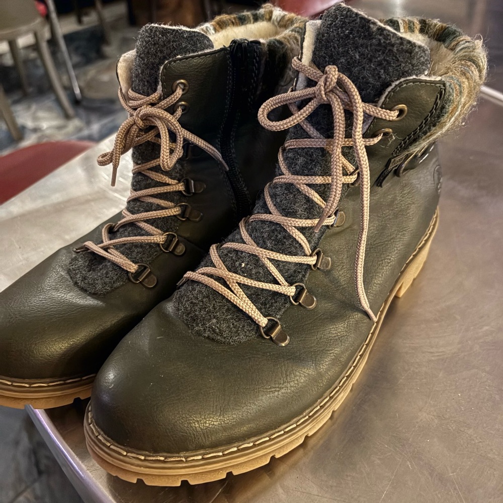 Rieker Black Leather Fur-Lined Boots